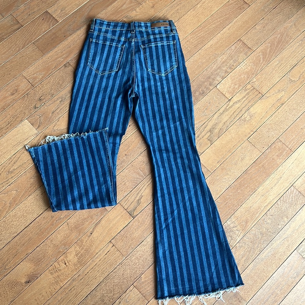 Jeans! - Picture 2 of 4